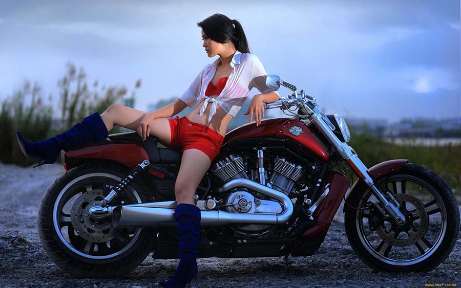 Beautiful girls and motorcycles in Sao Gonçalo