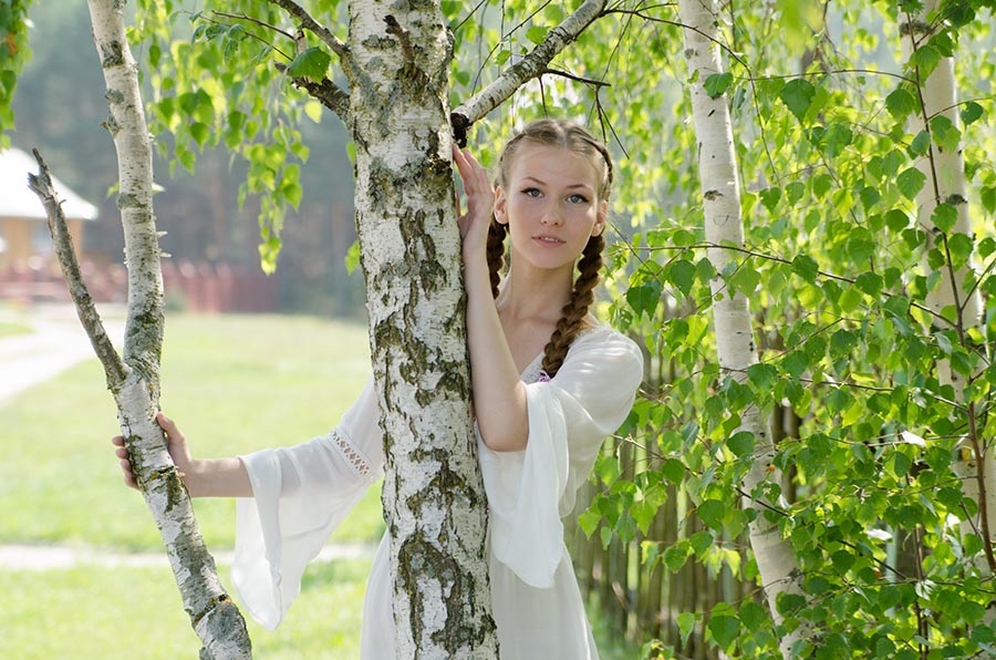 Women in Slavic costumes in Sao Gonçalo