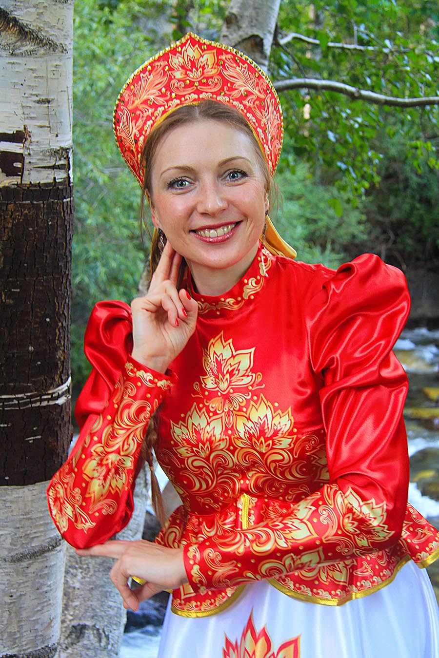 Women in Slavic costumes in Sao Gonçalo