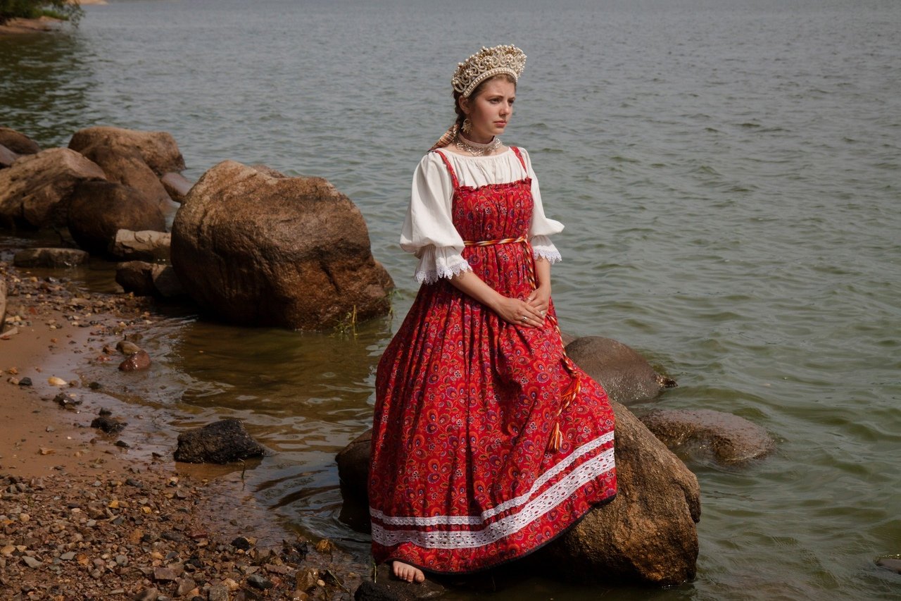 Women in Slavic costumes in Sao Gonçalo