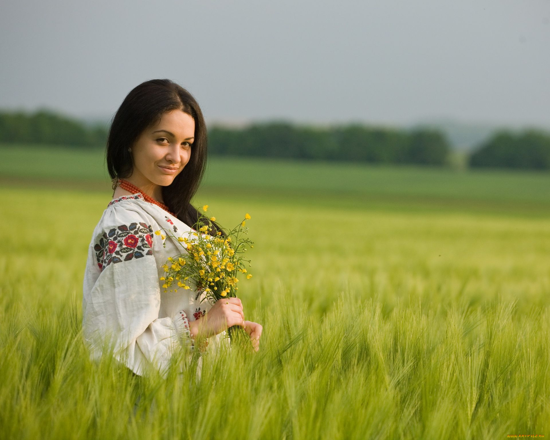 Women in Slavic costumes in Sao Gonçalo