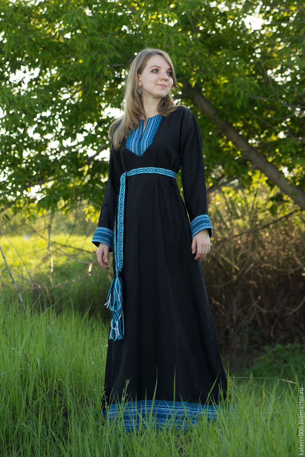 Women in Slavic costumes in Sao Gonçalo