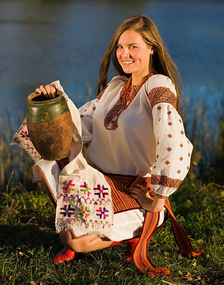 Girls in Slavic costumes in Sao Gonçalo