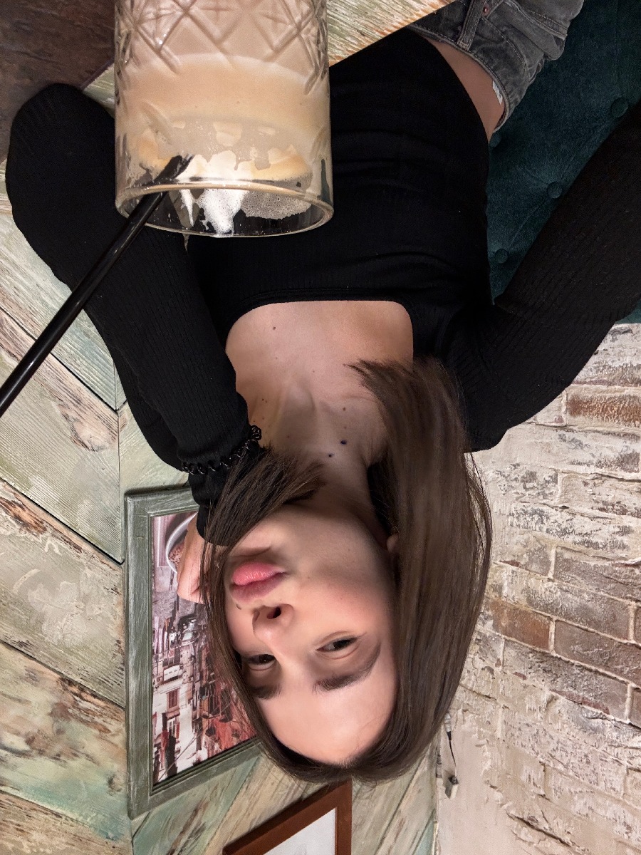 Fresh photos, fresh mood — Tina online in Sao Gonçalo